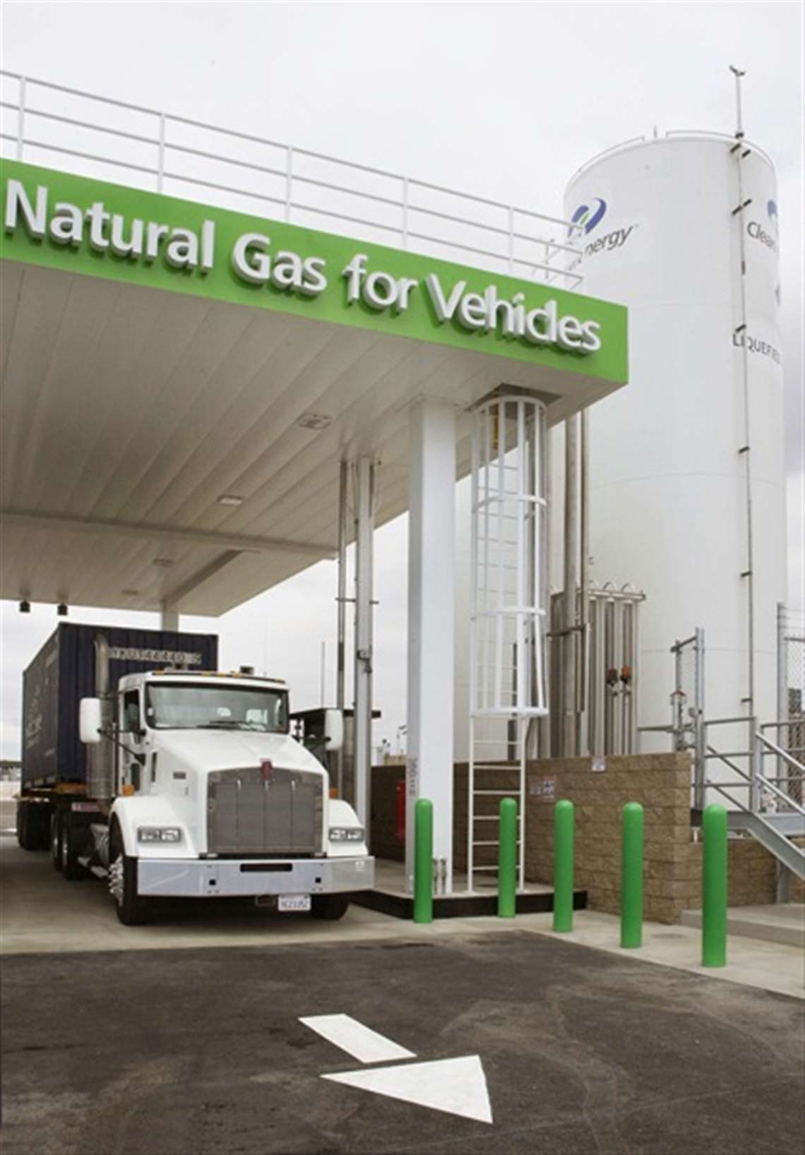 Natural gas truck