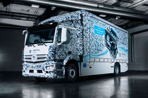 Keyou 18-tonne truck prototype, using Daimler Actros chassis
