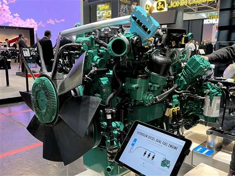 Volvo Penta dual-fuel hydrogen engine